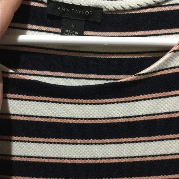 Cold Shoulder Dress - Picture 4 of 5